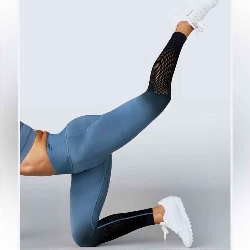 SHEFIT Women’s 2 Luxe Ombré Blue Leggings - Picture 5 of 10